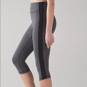 Lululemon Squad Goals Crop Heathered Black Size 10